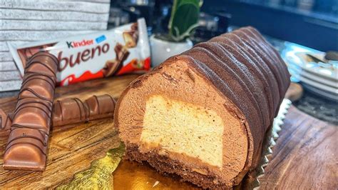 La B Che Fa On Kinder Bueno En Gateau Roul Buche De Noel