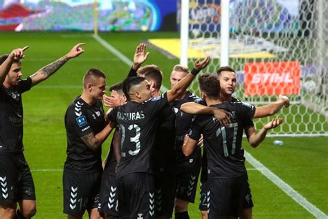 Legia Warszawa G Rnik Zabrze Lider Znokautowa Mistrza Zdj Cia