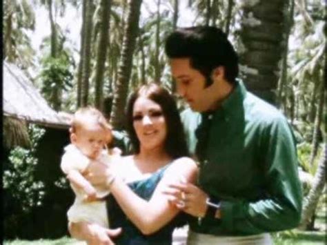 Mai 1968 Elvis Presley à holiday Hawaii Lisa Marie et Priscilla