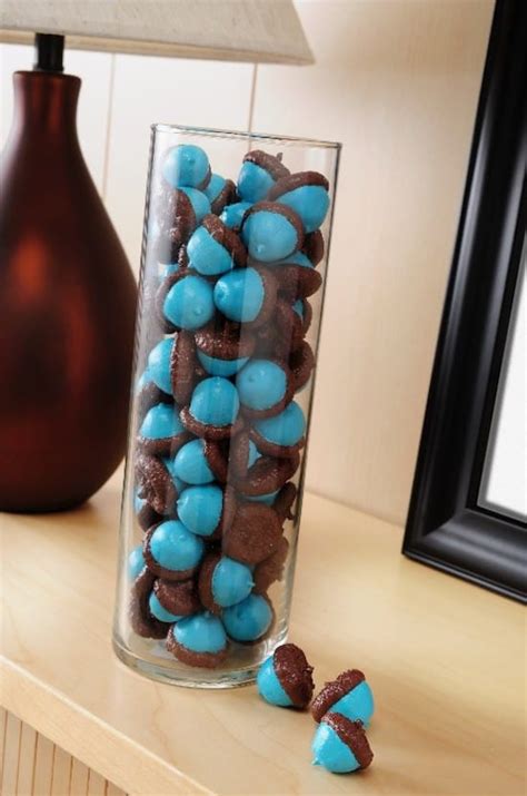 30 Easy Acorn Crafts for Fall Decor (& a Few to Wear!)