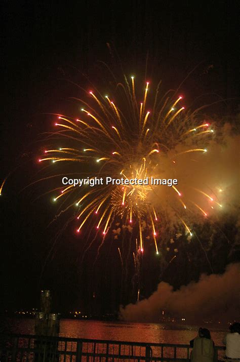 7605 Fireworks Robin Platzer Twin Images