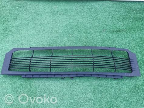 1058022 00 B Tesla Model S Grille inférieure de pare chocs avant 117