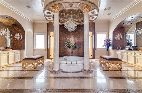 Luxurious Mansion Bathrooms (Pictures)