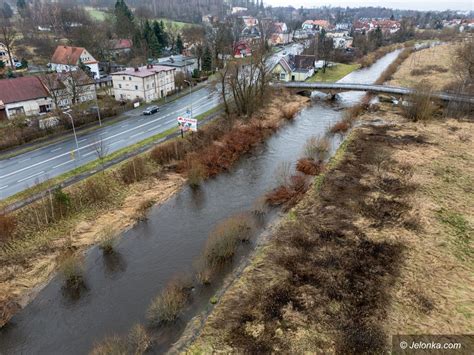 Cieplice Woda Prawie Wylewa Widok Z Lotu Ptaka Jelonka