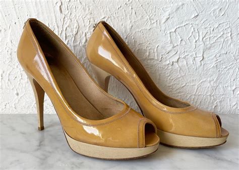 Stuart Weitzman Beige Nude Patent Leather Peep Toe Platform Pump High
