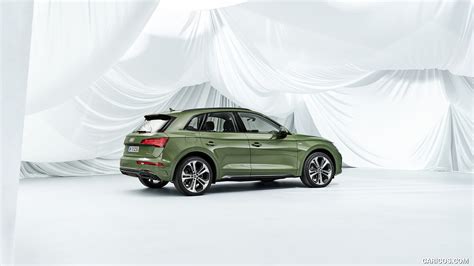 Audi Q5 | 2021MY (Color: District Green) | Rear Three-Quarter