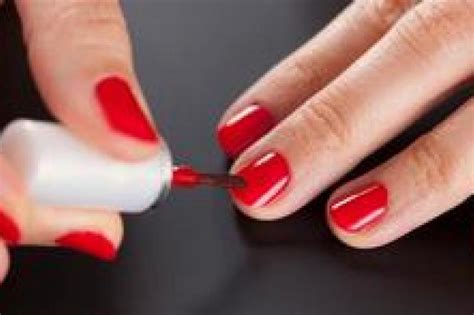 Vernis à ongles 8 astuces pour le faire tenir plus longtemps