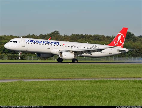 TC JSY Turkish Airlines Airbus A321 231 WL Photo By Thomas Schmidt