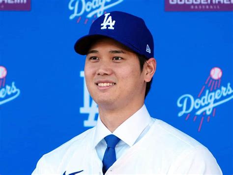 大谷翔平（193cm）に並ぶ水原一平通訳に「身長高くない？」 会見で注目集める「球団関係者よりデカい」 J Cast ニュース