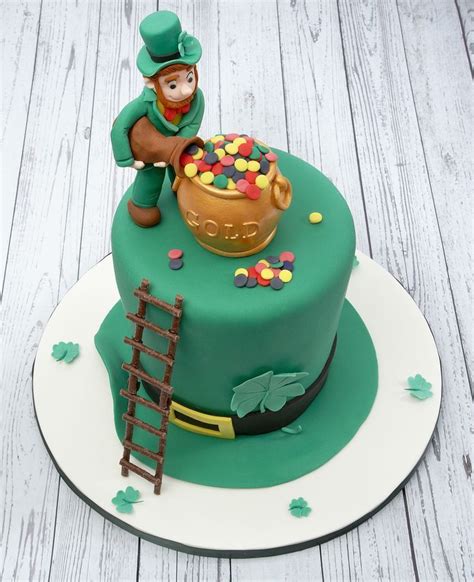 St Patricks Day Cake Leprechaun Shamrock Hat And Pot Of Gold