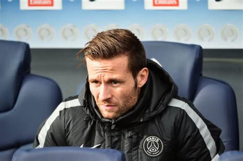 Mercato PSG Blanc départ Yohan Cabaye annonce la couleur pour son