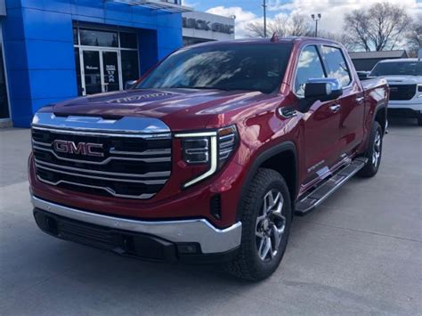 2024 GMC Sierra 1500 SLT AVAILABLE SLT Premium Plus Package 6