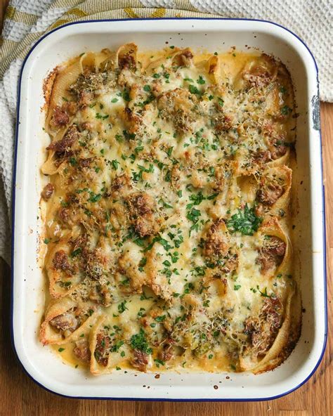 Cheesy Sausage Pasta Bake - im a foodie