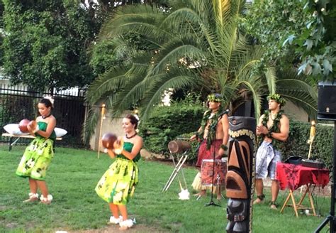 Hawaiian Dancers & Entertainment — Islanders Luau