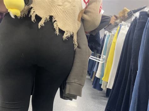 Hot Vpl On Sexy Ass Shopping In Leggings Oc Spandex Leggings Yoga Pants Forum