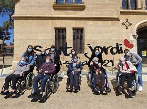 Un Sant Jordi Protagonitzat Per Lesperan A I La Illusi Als Centres