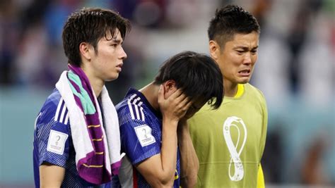 日本代表、涙のw杯敗退三笘薫が感極まった「号泣シーン」が泣ける ｜qoly サッカーニュース