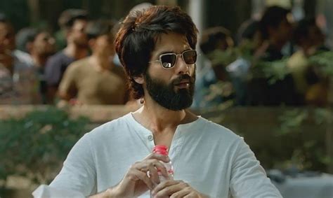 12 Reasons Why Kabir Singh Was A Problematic Movie 12 Not So Romantic Scenes From Arjun Reddy