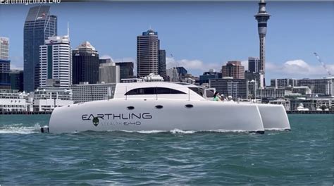 Molabo V Electric Inboard Makes Catamaran Debut On Earthling