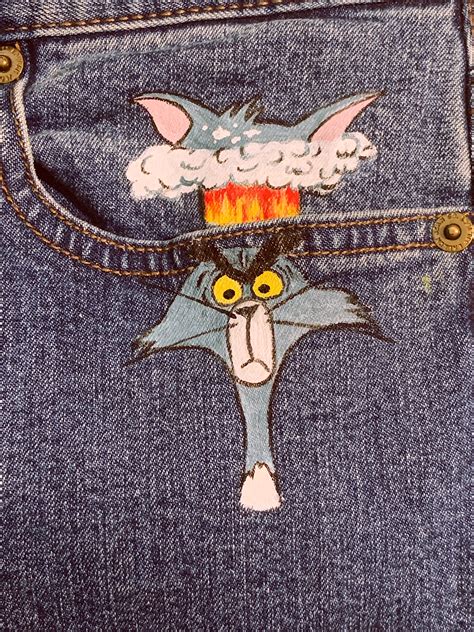 Tom and Jerry painted jean shorts- J.D. | Painted clothes diy, Fabric ...