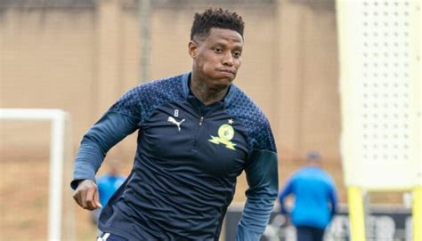 Ex Chiefs Highly Rated Defender Advises Club To Bring Bongani Zungu On