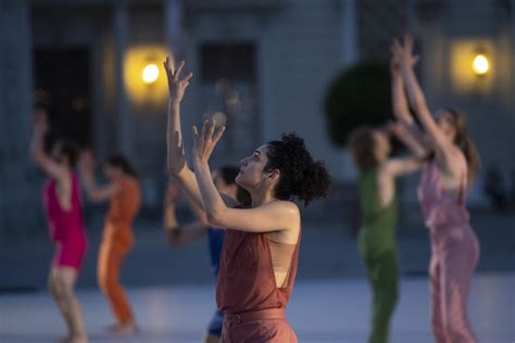 Melissa Figueiredo Repertorio In C Sasha Waltz And Guests Dance