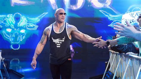 The Rock Regresa A Wwe En Raw Day E Insin A Ir A Por Roman Reigns