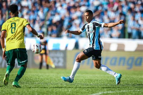 Veja Fotos De Ypiranga X Grêmio Pelo Jogo De Ida Da Final Do Gaúcho