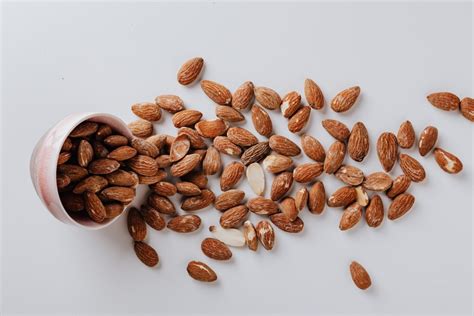 6 Beneficios Para Tu Cuerpo De Comer Almendras El Diario Ny