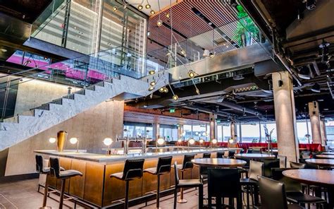 Joey Restaurant North Vancouver At Shipyards Waterfront Lower Lonsdale