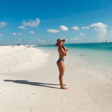 5 Hot Sexy Valentina Quintero Bikini Pics