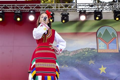 Хиляди пяха и се веселиха за „Честит празник, Симитли“ | Simitli.Info