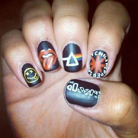 21 Times Music Fans Won The Nail Art Game Band Nails Rock Nails Grunge Nails