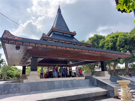 Makam Bung Karno Sejarah Lokasi Jam Buka Harga Tiket