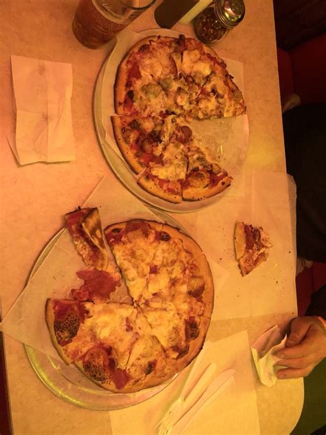 Riverview Restaurant 27 Photos And 171 Reviews Pizza 20 Estes St