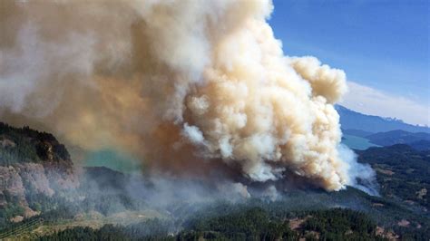 Photos Massive Northern B C Wildfire Is Aggressive Unpredictable Artofit