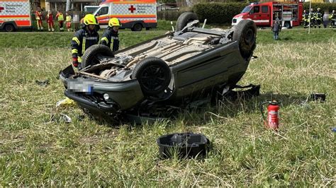 Unfall Im Kreis Greiz Auto Berschl Gt Sich Mehrfach Fahrer Schwer