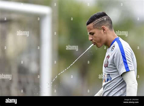 SAO PAULO SP 19 09 2016 TREINO DO CORINTHIANS Guilherme Arana