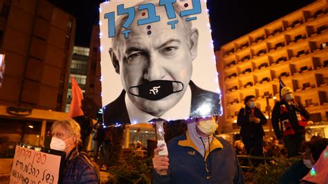 Thousands rally at anti-Netanyahu protest ahead of vote