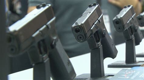 Registros de novas armas de fogo para civis no Ceará sobem 202 em um