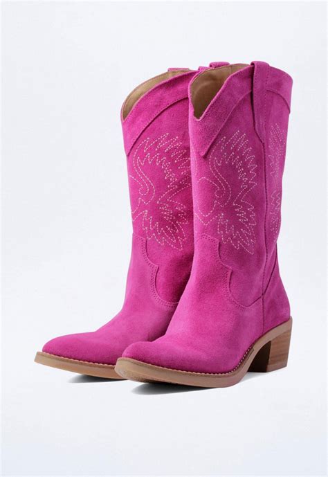 Topo 89 Imagem Bota Cowboy Rosa Br Thptnganamst Edu Vn