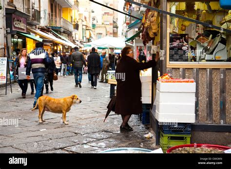 Mercato Di Porta Nolana Naples Immagini E Fotografie Stock Ad Alta