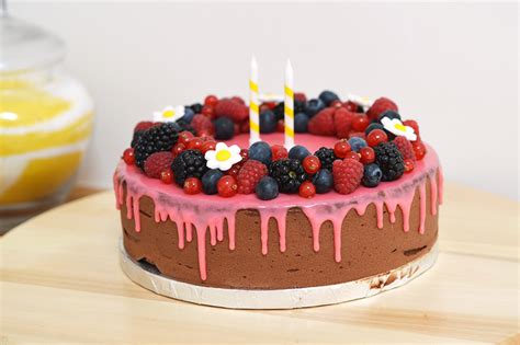 Drip cake chocolat fruits rouges sans gluten Sunny Délices