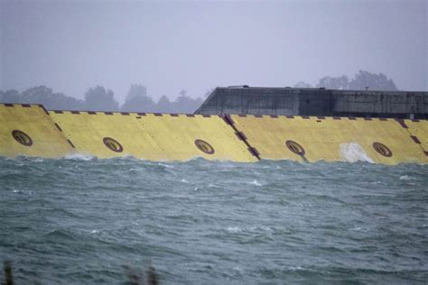 Flood Barrier Successfully Protects Venice From High Tide