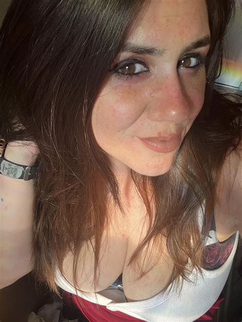 My eyes are up here ðŸœ nudes downblouse NUDE PICS ORG