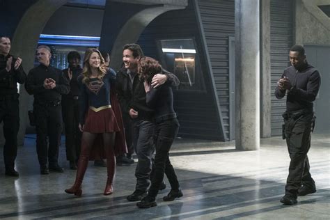 Supergirl Dean Cain Returns In New Photos