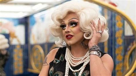 Minima Guet The First Drag Queen To Carry The Olympic Torch In Paris