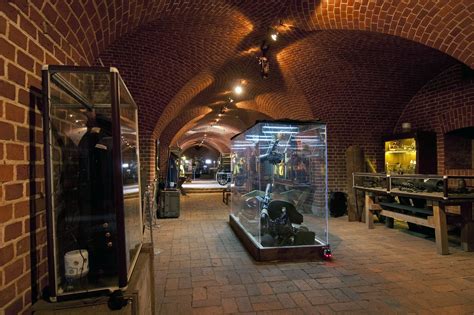 Military Museum Asks Guests To Stop Having Sex While Visiting