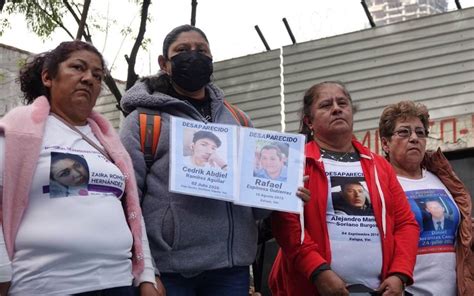 Van Familiares De Personas Desaparecidas Asesinadas Con Amlo El