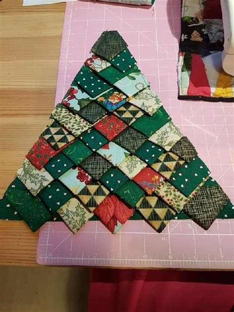 How To Make A Prairie Point Christmas Tree Quilt Christmas Tree Quilt